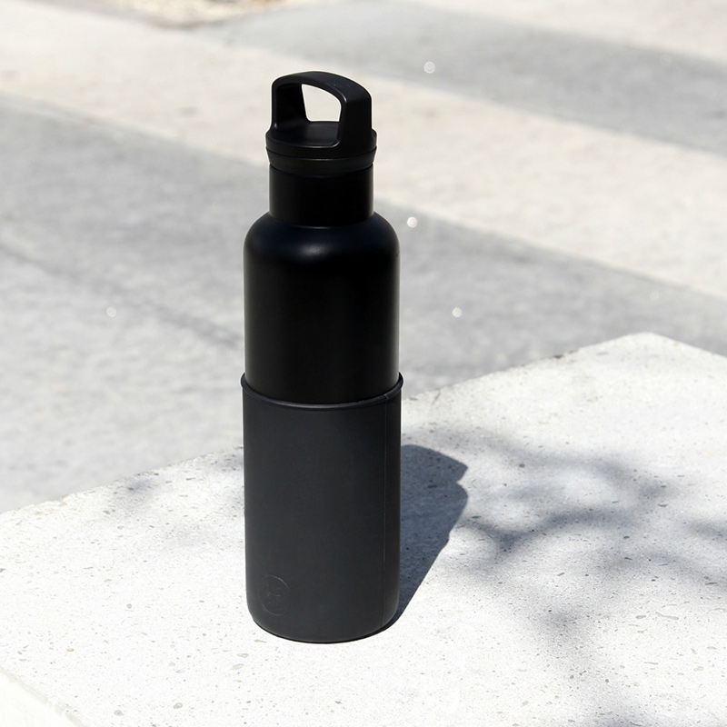【美國HYDY】時尚保溫水瓶-黑瓶+午夜黑矽膠套 590ML 現貨快速出貨