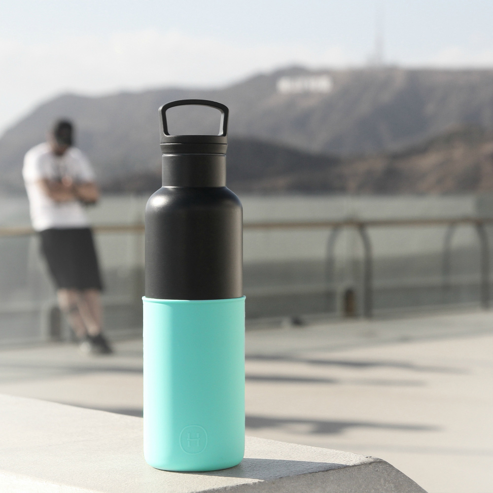 【美國HYDY】時尚保溫水瓶-黑瓶+北極藍矽膠套 590ML 現貨快速出貨